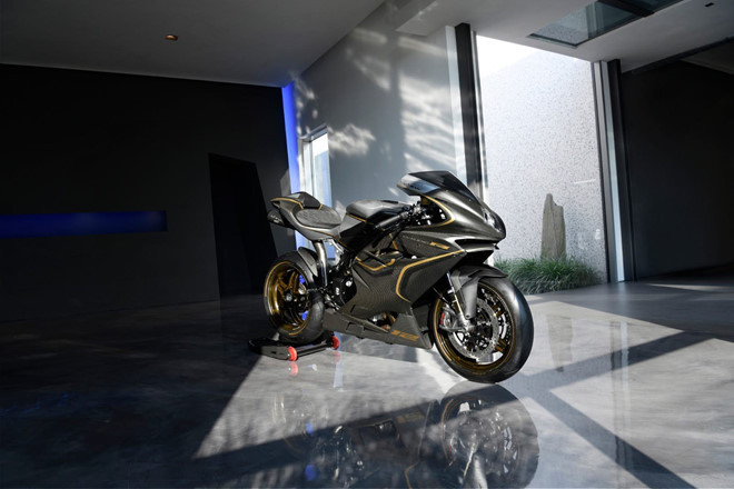 Để tri ân Claudio Castiglioni, MV Agusta đã đặt tên ông cho chiếc F4 CC bản đặc biệt ra mắt vào năm 2008 với mức giá hơn 80.000 USD. Đúng 10 năm sau, hãng môtô này tiếp tục tung ra chiếc F4 Claudio Castiglioni Edition để tưởng nhớ đến ông cũng như lời tạm biệt đối với dòng superbike mang tính biểu tượng của MV Agusta từ khi ra mắt năm 1999.