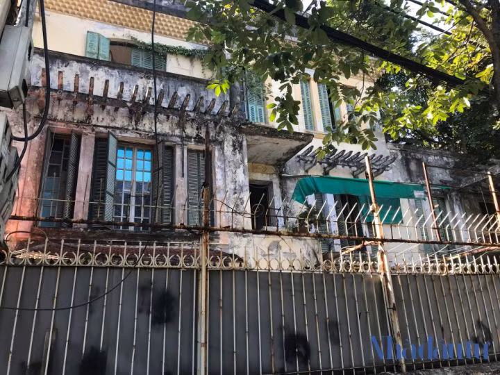 Gioi sieu giau Ha Noi doc tien mua lai biet thu Phap co-Hinh-8