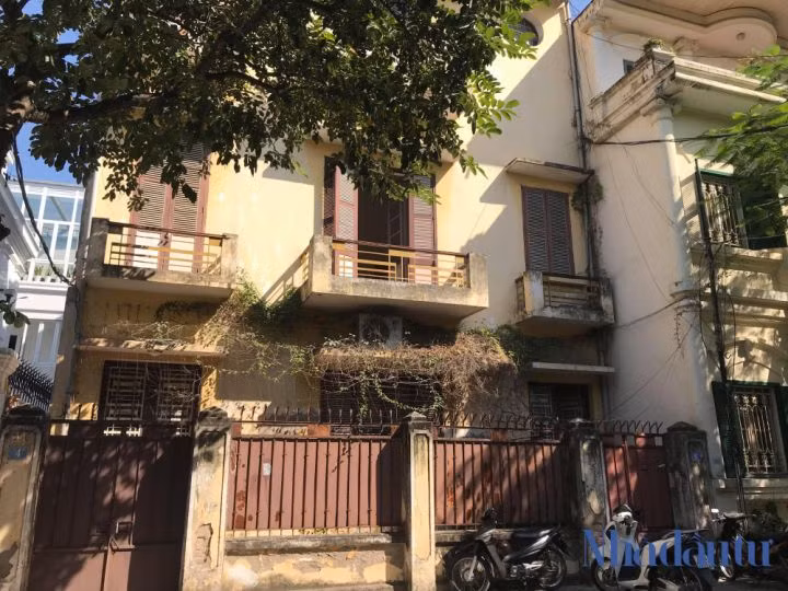 Gioi sieu giau Ha Noi doc tien mua lai biet thu Phap co-Hinh-9