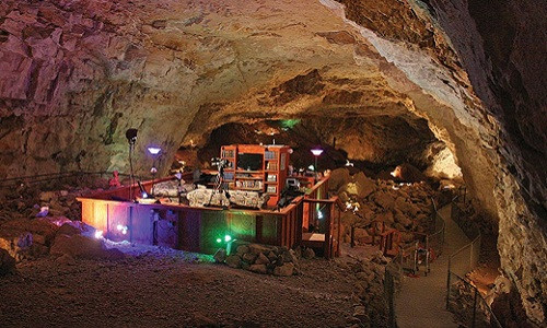 Grand Canyon Caverns Suite nổi tiếng là một trong những khách sạn sâu nhất và tối nhất thế giới, nằm cách mặt đất khoảng 220m. Ảnh: Ustoday.