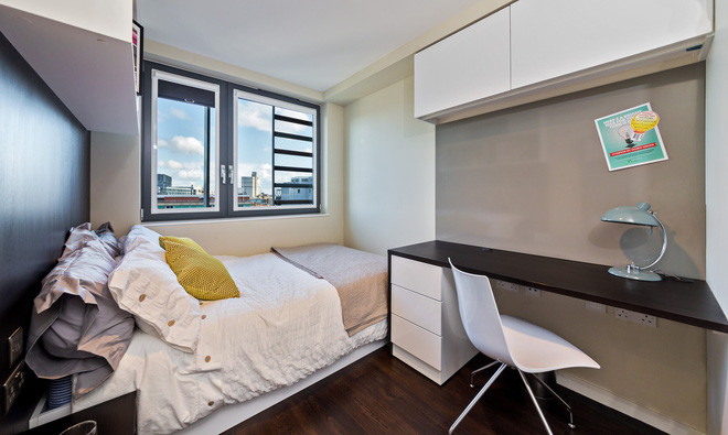 Nơi cư trú ở Waterloo này sang trọng như chính cái tên của nó vậy. Với sân thượng nhìn ra London Eye, bạn sẽ không tìm thấy bất kỳ chỗ ở sinh viên nào tốt hơn thế ở Anh.