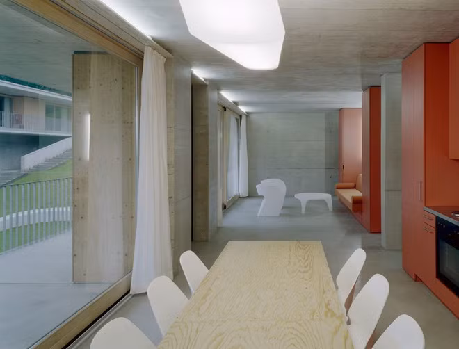 Đây là một trong những khu nhà cho sinh viên tốt nhất thế giới, nằm bên trong dãy núi Apls của Thụy Sĩ. Mojithieets kế đều rất cân xứng và tỉ mỉ