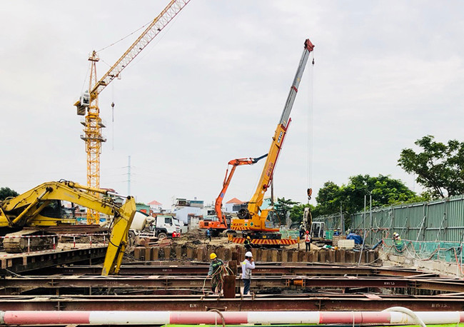 Với hành vi trên, UBND quận 7 đã ra quyết định xử phạt 40 triệu đồng, buộc ngừng thi công công trình và Công ty Vạn Gia Long tự phá dỡ phần xây dựng vi phạm. Ảnh: Skylandgroup.