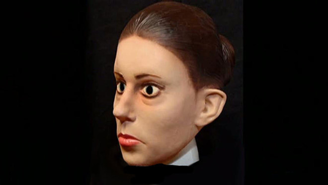 Chiếc mặt nạ Casey Anthony Latex được bán với giá 1 triệu USD (22 tỷ đồng) trong một cuộc đấu giá, và trở thành mặt nạ Halloween đắt nhất trong lịch sử. Ảnh: CBS News.