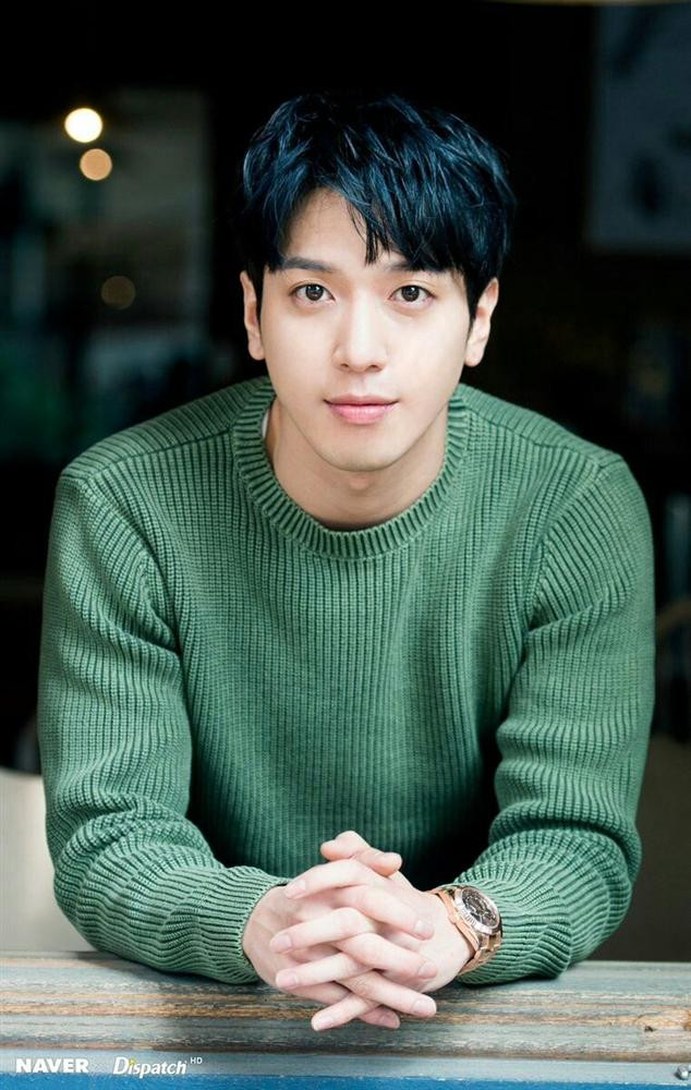 Nam diễn viên Jung Yong Hwa đã quyên góp 50 triệu won đến quỹ từ thiện Miral Welfare Foundation cho trẻ em khuyết tật