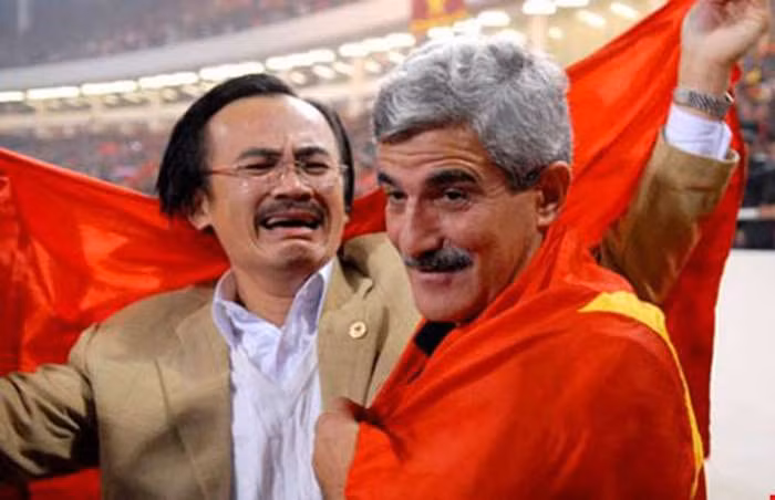 Su trung hop bat ngo giua hai ong bau doc tien cho bong da Viet-Hinh-3