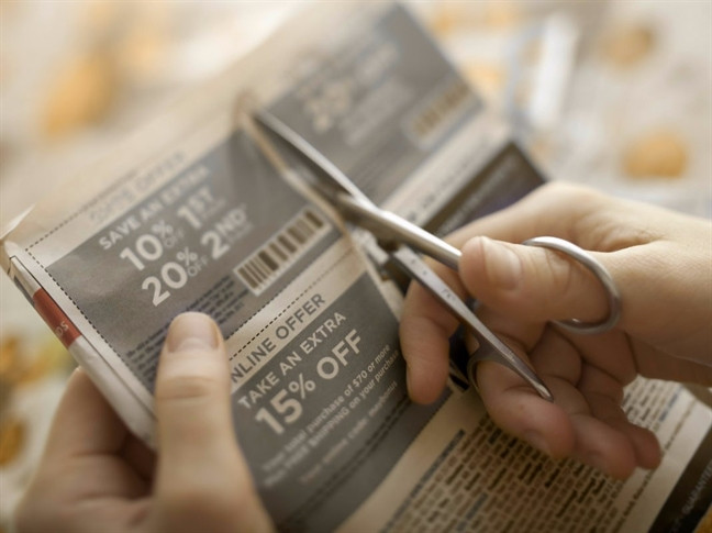 Không ít bà nội trợ lười dùng mã giảm giá của siêu thị. Thực tế, mã giảm giá giúp người mua tiết kiệm được kha khá tiền bạc.