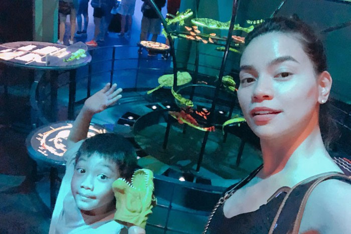 Bé Subeo học trường quốc tế với mức học phí lên đến 300 triệu/năm, thường xuyên có những chuyến du lịch trong và ngoài nước cùng bố hay mẹ. Ảnh: FBNV.