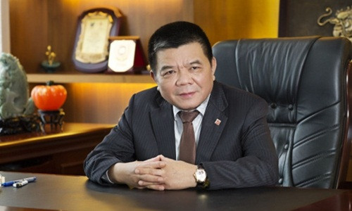 Ngày 29/11, Cơ quan cảnh sát điều tra Bộ Công an (C03) đã tống đạt lệnh bắt tạm giam, khám xét đối với đối với ông Trần Bắc Hà, nguyên Chủ tịch HĐQT BIDV và 2 cấp dưới về tội Vi phạm quy định về hoạt động ngân hàng, hoạt động khác liên quan đến hoạt động ngân hàng xảy ra tại BIDV. Ảnh: BIDV.