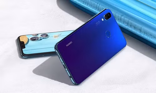 Không chỉ có vậy, Huawei Nova 3i còn có lợi thế khi được nhiều ưu đãi như tặng sim 4G, loa bluetooth...Ảnh: Pinoy.