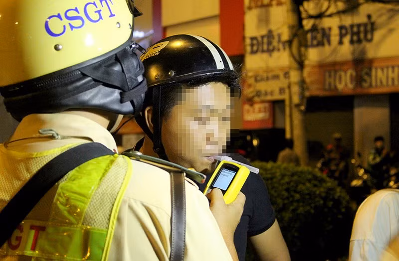 Lap chot xu ly nguoi say o Hang Xanh-Hinh-3