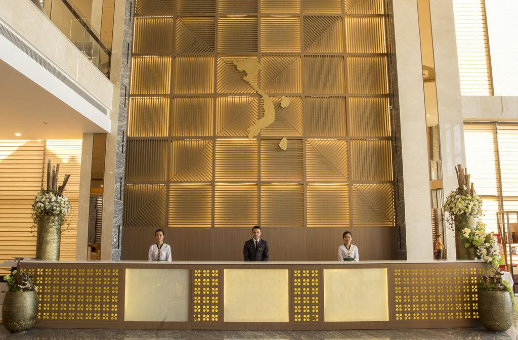 Khách sạn đạt tiêu chuẩn 5 sao với 331 phòng các loại. Ảnh: Booking.