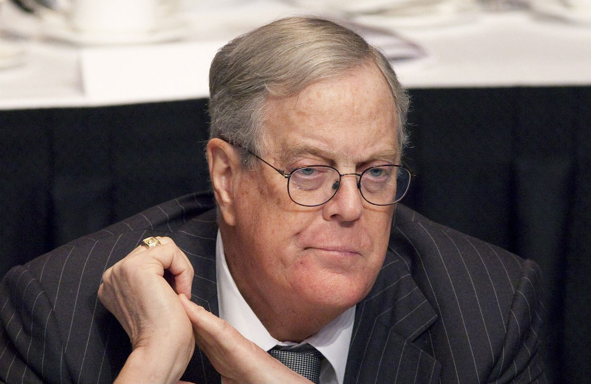 Có cùng số tài sản với Charles Koch là em trai của ông, tỷ phú David Koch. David cũng nắm phần lớn quyền kiểm soát tại Koch Industries.