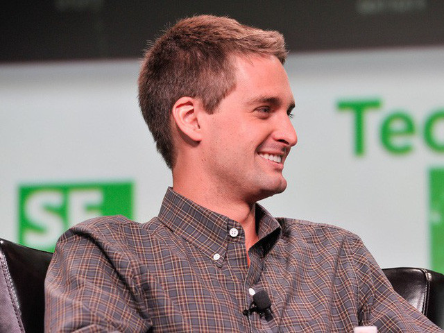 Nói về quyết định không bán công ty cho Facebook, Evan Spiegel, CEO của Snap Inc nói: "Không có nhiều người trên thế giới xây dựng được một doanh nghiệp như thế này. Tôi cho rằng đánh đổi nó để lấy chút lợi lộc trước mắt thì không phải là điều hay".