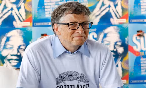 Trong khi đó, tỷ phú Bill Gates chia sẻ: "Tôi có thể hiểu ước muốn sở hữu hàng triệu USD, đi cùng với nó là một chút tự do. Tuy nhiên, một khi bạn có nhiều hơn thế, tôi phải nói với bạn rằng, mọi thứ không có gì khác biệt".
