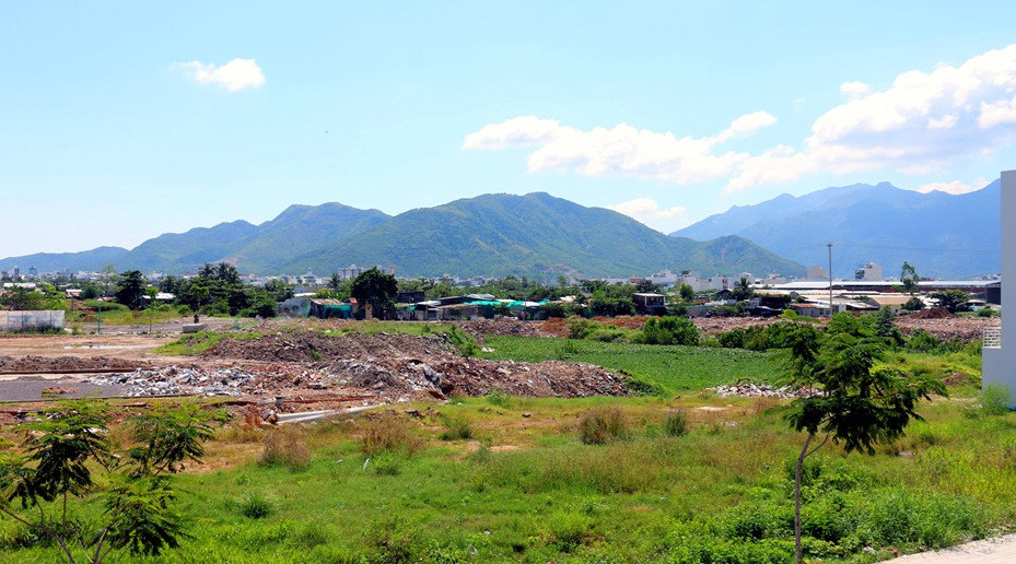 Khu đô thị Hoàng Long (trước đây là khu dân cư số 2 Tây Lê Hồng Phong) tọa lạc tại phường Phước Long, TP Nha Trang. Dự án được UBND tỉnh Khánh Hòa đồng ý chủ trương đầu tư từ năm 2012. Ảnh: Tiền phong.
