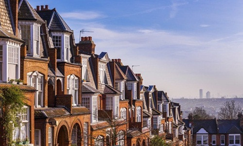 Từng giữ vị trí đầu bảng xếp hạng từ năm 2011 - 2015, hiện tại London tụt xuống vị trí thứ ba khi giá thuê nhà tại London giảm 1.3% (tính theo bảng Anh) xuống mức 96.000 USD/năm. Ảnh: MoveHub.