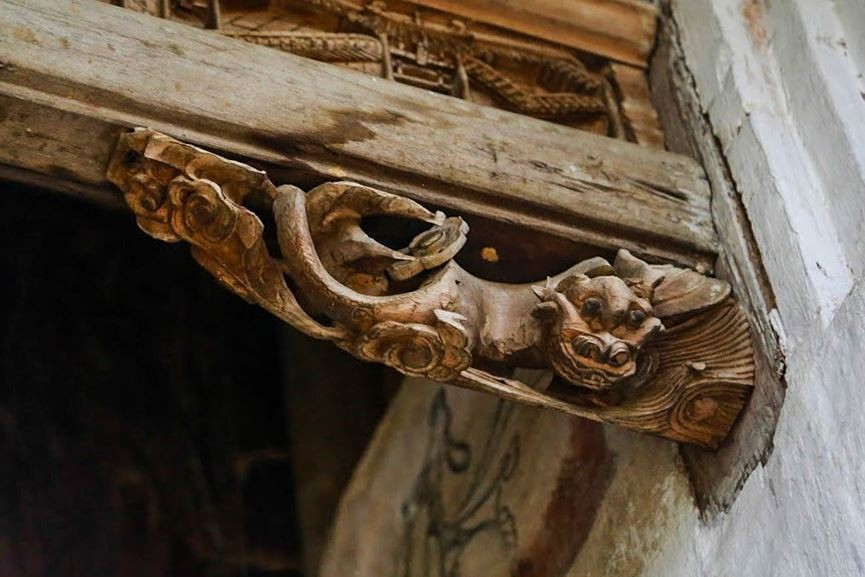 Toàn bộ gỗ trong nhà được làm từ gỗ thông. Ảnh: Tiền phong.