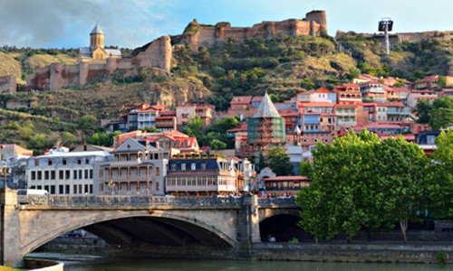 Số triệu phú của Mỹ có hơn 13,5 triệu người và tổng tài sản cả nước 98.200 tỷ USD nhưng tài sản bình quân với người trưởng thành chỉ 403.970 USD. Ảnh: Nomad Capitalist.