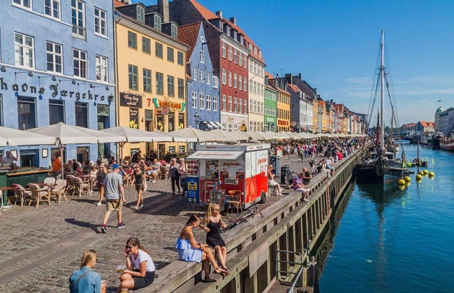 Khoảng cách giàu nghèo đang tăng dần ở Đan Mạch giúp tăng tài sản bình quân mỗi người trưởng thành lên 3,6% so với năm ngoái.. Ảnh: Huffington Post.