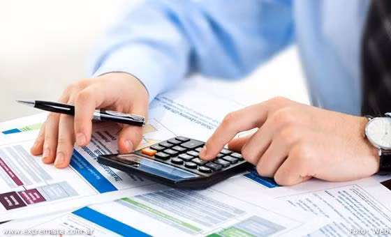 Nhân sự kế toán luôn nằm trong top nhóm ngành nghề hot tại Việt Nam thời gian qua. Bởi, kế toán là một bộ phận không thể thiếu ở tất cả các cơ quan, ban, ngành. Ảnh: Internet.