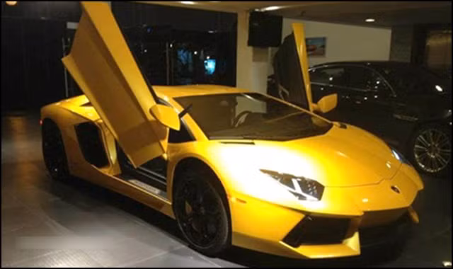 Nổi tiếng như một thiếu gia chịu chơi bậc nhất Pleiku, Cường Đô La khiến nhiều người nể bởi bộ sưu tập những dòng xe tiền tỷ. Ảnh: Dân Việt.