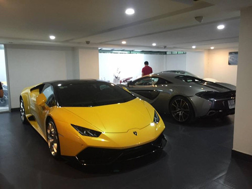 Những chiếc xe sang mà Quốc Cường không hề thua kém những vị thiếu gia Trung Đông nổi tiếng thế giới. Ảnh: Dân Việt.