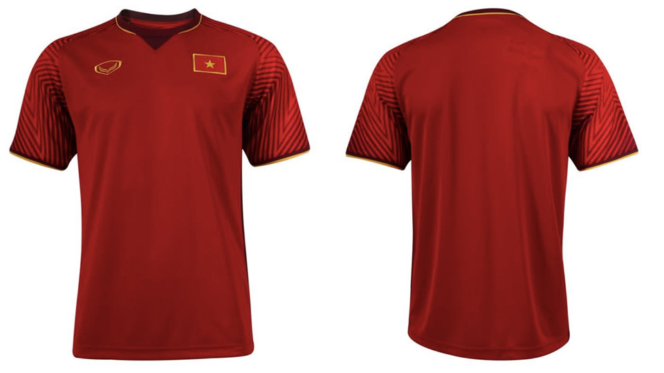 Đội tuyển Việt Nam sẽ diện một thiết kế đơn giản tại giải đấu năm nay với giá 21 USD, thấp hơn 3,6 lần so với áo đấu Singapore. Bộ trang phục được thiết kế bởi Grand Sport, công ty cung cấp quả bóng chính thức cho các trận đấu của giải.