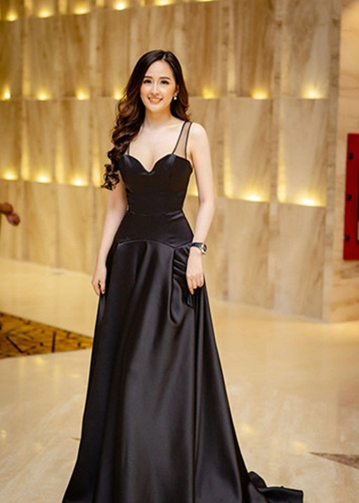 Tham gia một sự kiện hồi tháng 5 tại Hạ Long, Mai Phương Thúy gây chú ý khi đeo chiếc đồng hồ thương hiệu Patek Philippe có giá khoảng 82.000 USD (hơn 1,8 tỷ đồng). Ảnh: Nguyễn Thành Đạt.