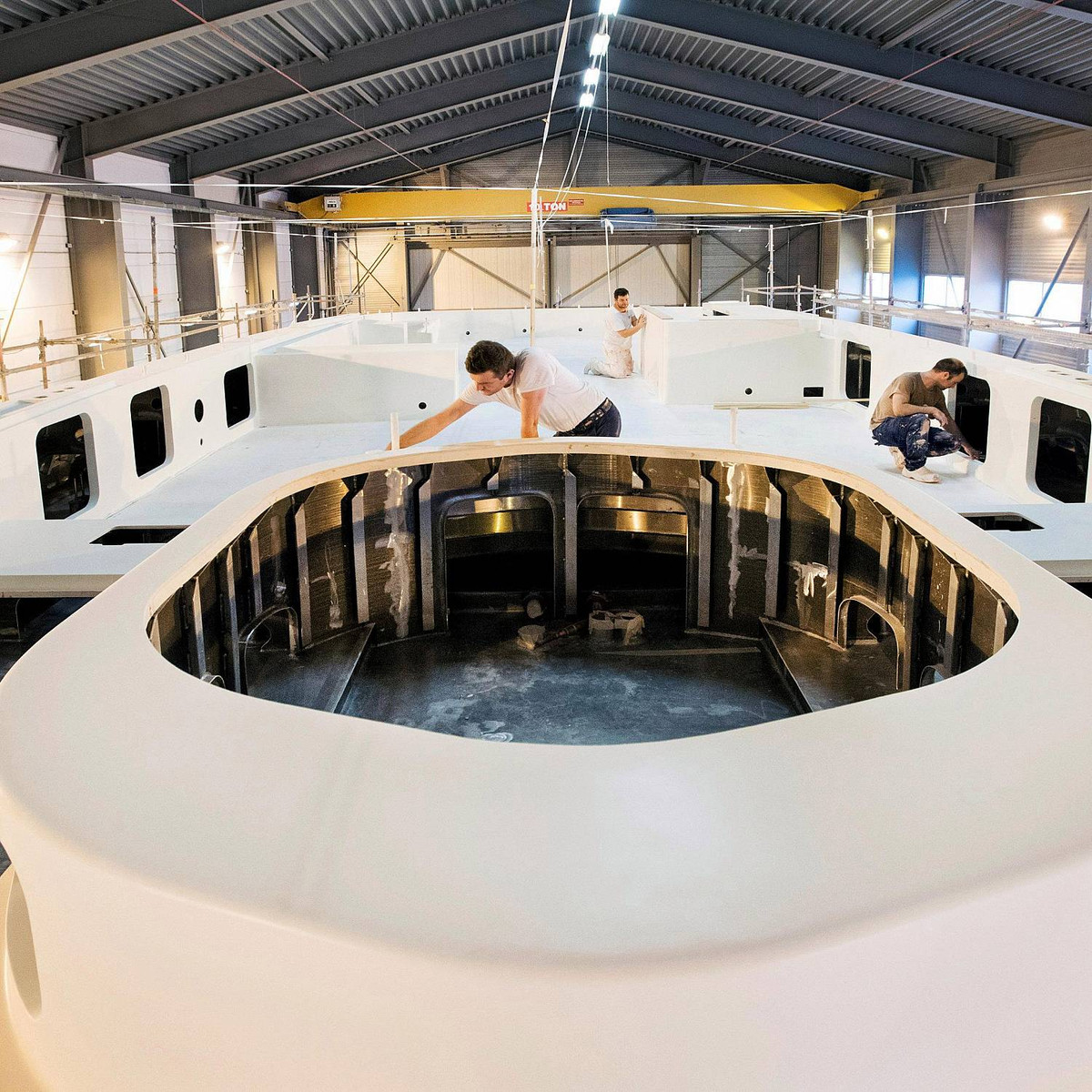 Nhà sản xuất Heesen Yachts (Hà Lan) vừa bàn giao chiếc du thuyền thứ 4 cho khách hàng trong năm 2018.