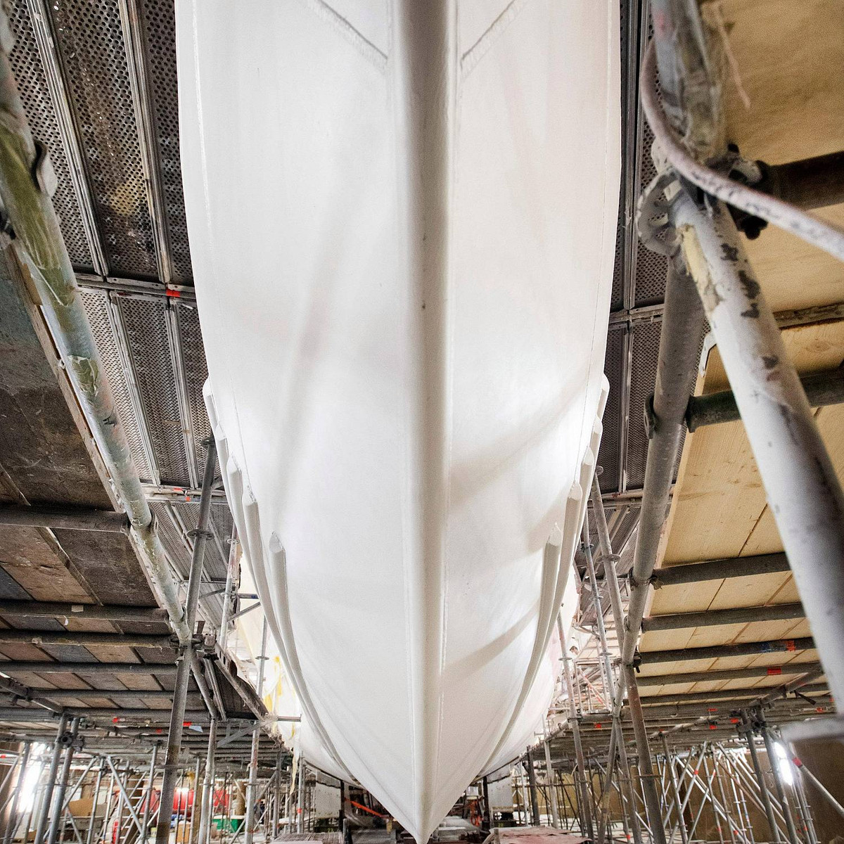 Heesen Yachts thành lập vào năm 1978 và đã cung cấp hơn 170 siêu du thuyền trên toàn thế giới cho đến nay.