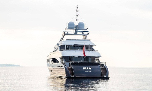 Ứng dụng công nghệ hiện đại, siêu du thuyền đắt đỏ có thể đạt vận tốc ngang với chiếc Ferrari. Nguồn ảnh: Reuters.