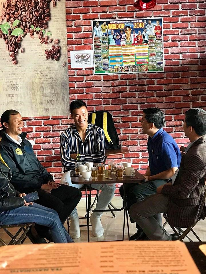 Với quán cà phê này, Công Phượng muốn thử sức một chút ở lĩnh vực kinh doanh, đồng thời có một điểm để những fan cũng như CLB HAGL có một điểm hội tụ. Ảnh: Facebook.