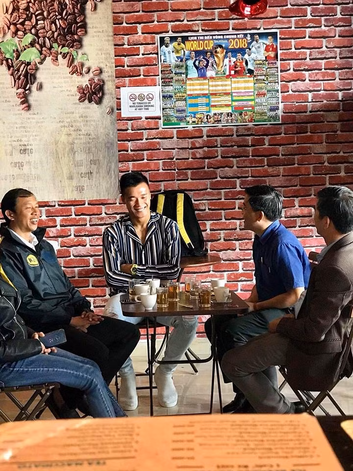 Với quán cà phê này, Công Phượng muốn thử sức một chút ở lĩnh vực kinh doanh, đồng thời có một điểm để những fan cũng như CLB HAGL có một điểm hội tụ. Ảnh: Facebook.