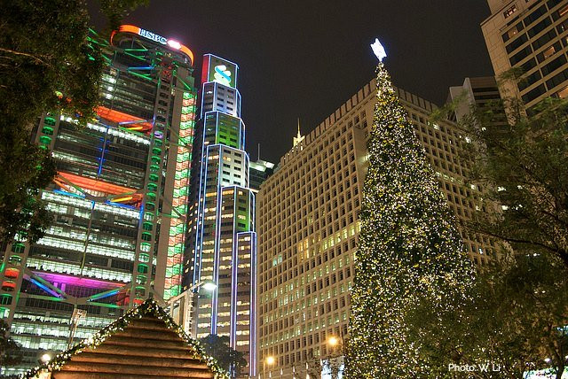 Mùa Giáng sinh đã đến rất gần với các tòa cao ốc ở Hong Kong. Ảnh: Hongkong.