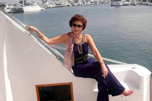 Yvonne Thúy Hoàng được biết đến là triệu phú Mỹ gốc Việt đầu tiên ở quận Cam, California và thành viên CLB Top 500 triệu phú Mỹ. Ảnh: Giadinhxahoi.