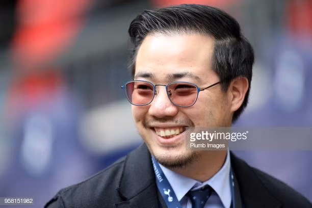 Dù vậy, nếu tiếp quản toàn bộ quyền bộ quyền lực ở sân King Power từ cha, Aiyawatt chắc chắn sẽ đối diện với nhiều thách thức đặc biệt là nguồn tiền đầu tư cho Leicester City (ước tính hàng trăm triệu USD/năm). Ảnh: Getty Images.