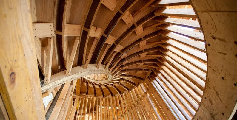 Cầu thang xoắn ốc.