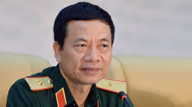 Trước đó, tân Bộ trưởng Thông tin và Truyền thông Nguyễn Mạnh Hùng được biết đến trên cương vị lãnh đạo của Viettel. Ông từng giữ các vị trí Phó giám đốc công ty Viễn thông Viettel, Phó tổng giám đốc, Tổng giám đốc, Chủ tịch kiêm Tổng giám đốc tập đoàn Công nghiệp - Viễn thông Quân đội Viettel. Ảnh: Zing.