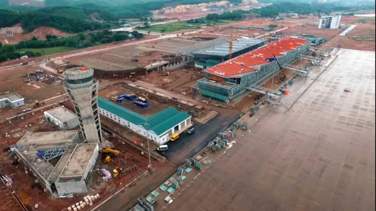 Cảng hàng không quốc tế Vân Đồn được khởi công ngày 22/3/2016 tại xã Đoàn Kết (huyện Vân Đồn) do Tập đoàn Sungroup làm chủ đầu tư. Ảnh: Sun Group.