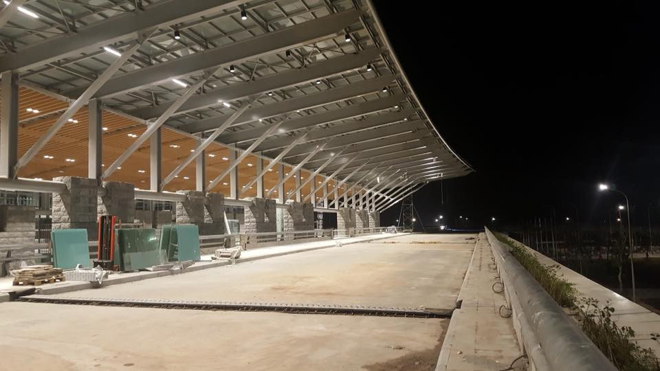 Sân bay quốc tế Vân Đồn được Bộ Giao thông Vận tải phê duyệt là cảng hàng không đạt cấp 4E (theo mã tiêu chuẩn của Tổ chức Hàng không dân dụng quốc tế - ICAO) và sân bay quân sự cấp II. Ảnh: Quảngninhskyline.