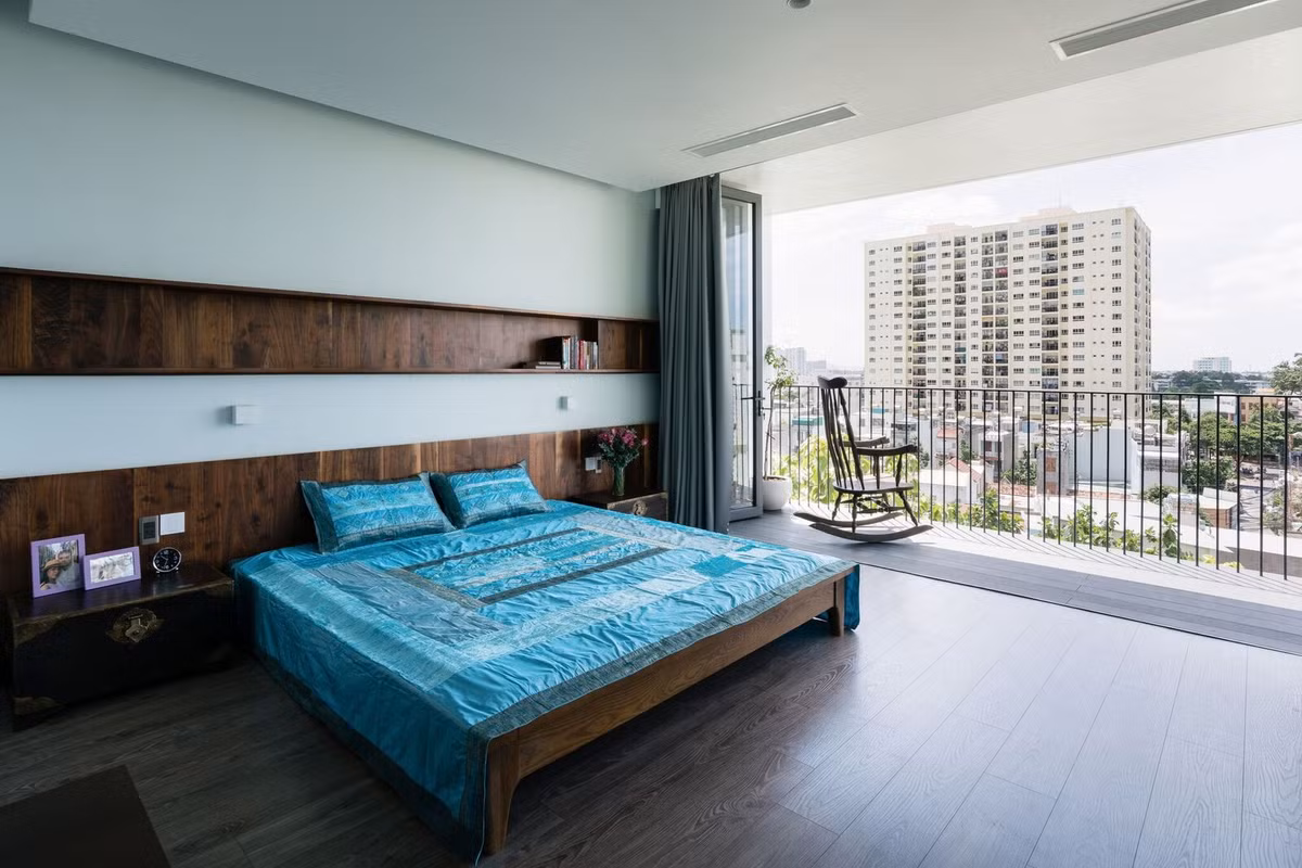 Tầng 3 được bố trí phòng ngủ của bố mẹ và phòng ngủ các con.