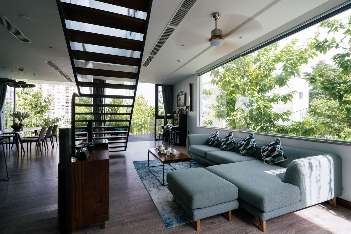 Màu được phân theo cấp độ đậm đến nhạt dần.