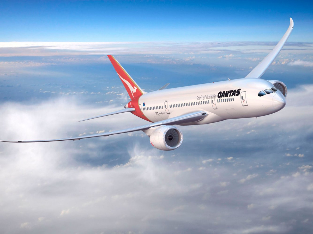 Tháng 3/2018, hãng hàng không Qantas của Australia khai trương đường bay thẳng 9.009 dặm từ Perth tới sân bay London Heathrow (London, Anh).