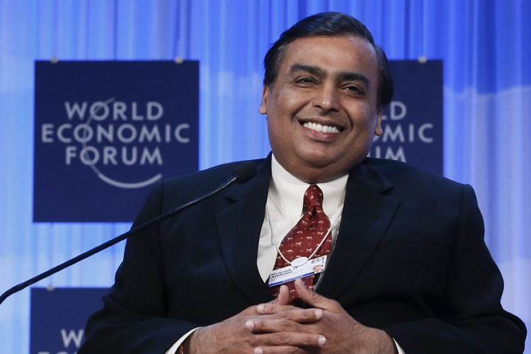 Tỷ phú Ấn Độ Mukesh Ambani nổi tiếng với tài quản trị các dự án quy mô lớn và có vai trò quan trọng trong việc mở rộng lĩnh vực hoạt động của công ty gia đình vào thập niên 1990. Ảnh: Business.
