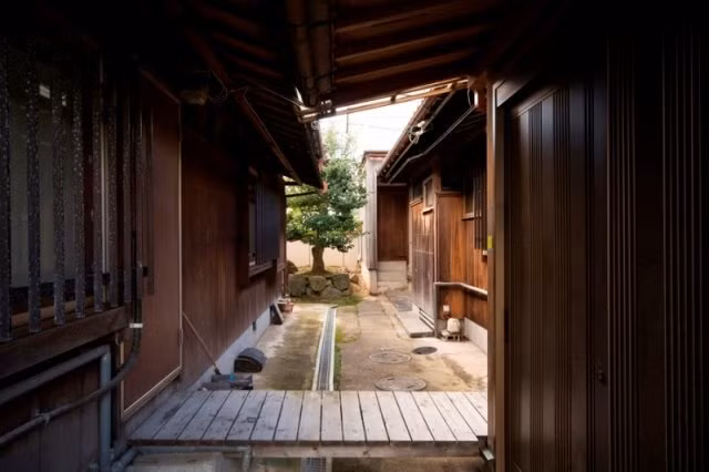 Với khoảng cách từ trần đến sàn nhà là 2600mm đem lại cho bạn cảm giác rộng rãi thoải mái trong phòng ngủ và phòng làm việc.