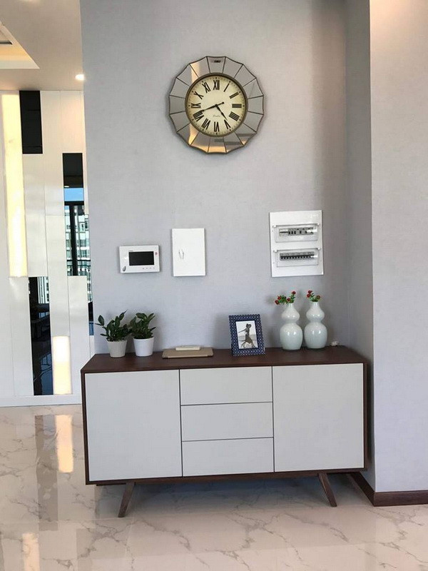 Chia sẻ của cô nàng Á hậu Thái Mỹ Linh nhận được nhiều quan tâm, bên cạnh sự xuýt xoa, ngưỡng mộ khi ở độ tuổi còn rất trẻ đã sở hữu căn hộ thuộc hàng cao cấp.