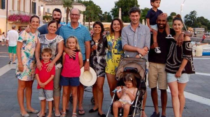 Gia đình Koch sở hữu đế chế đa ngành Koch Industries với doanh thu 100 tỷ USD/năm. Ước tính gia đình Koch nắm trong tay 89 tỷ USD.