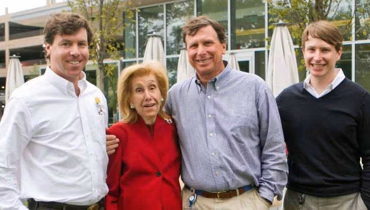 Sở hữu 99% cổ phần công ty truyền thông Cox Enterprises, gia đình nhà Cox (Mỹ) có tài sản lên tới 34,5 tỷ USD. Nguồn ảnh: Trendrr.