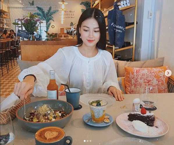 Phương Khánh khéo khoe bữa ăn sang chảnh. Ảnh: Instagram Phuongkhanh.